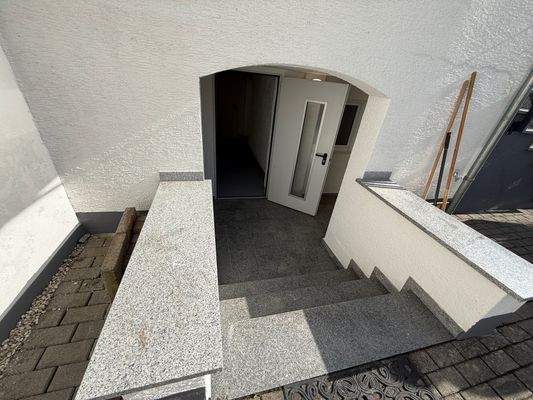 Eingang zum Keller vom Garten