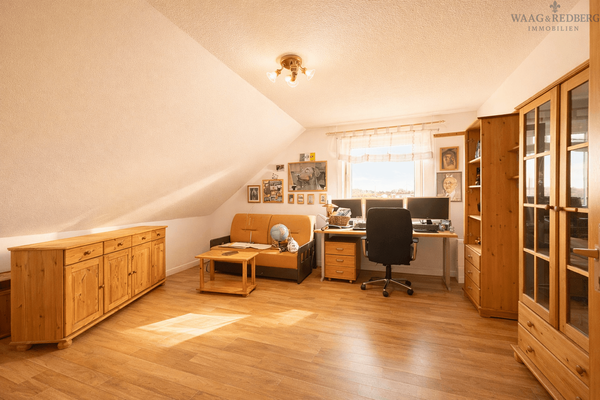 Büro im Obergeschoss mit herrlicher Aussicht