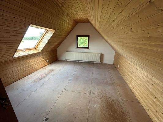 Spitzboden Raum 1