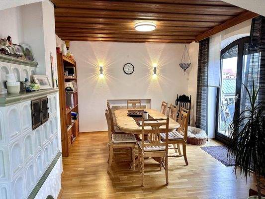 Esszimmer mit Balkonzugang im 1. Obergeschoss