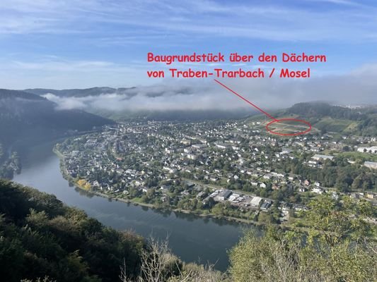 hoch über der Stadt liegt ihr Grundstück