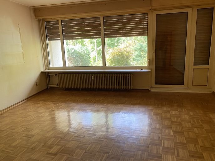 Sanierungsbedürftige Wohnung in Berlin Hermsdorf, Nähe Waldsee, zu verkaufen