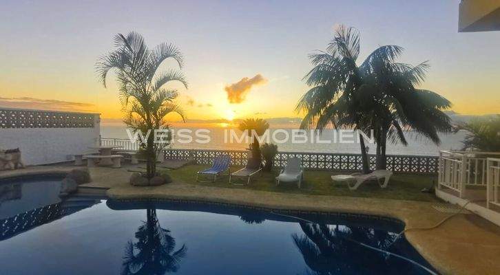 Abendstimmung am Pool