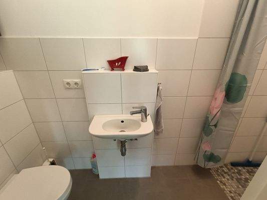 zweites WC mit Dusche