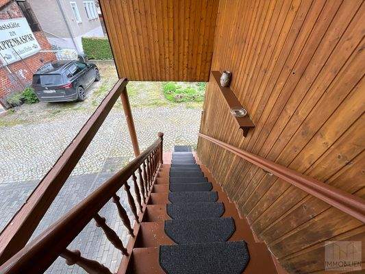 Wohnhaus – Aufgang zu den Ferienwohnungen