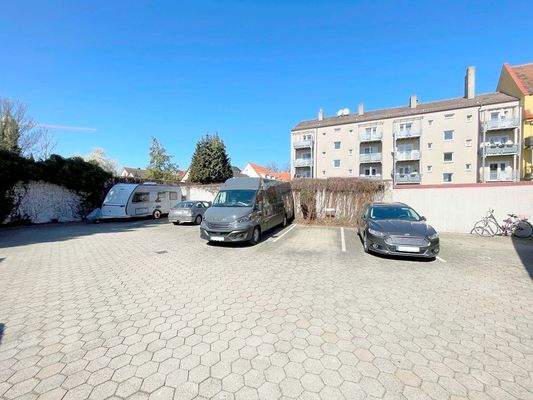Parkplätze im Innenhof