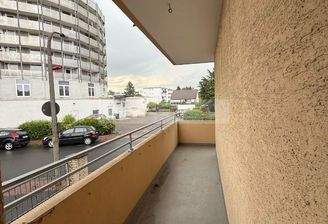 Balkon 2 mit Stadtblick