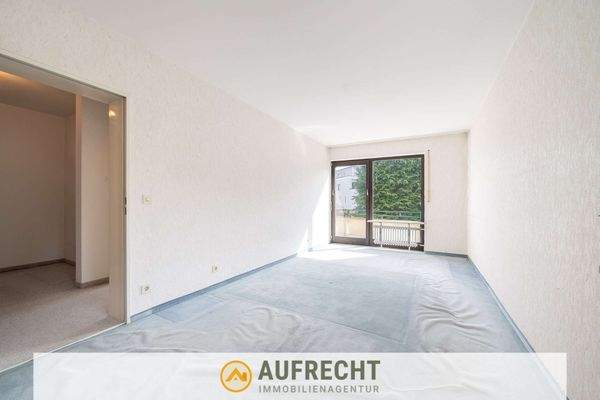 geräumiges Schlafzimmer