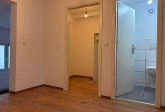 Vorplatz 1.jpeg
