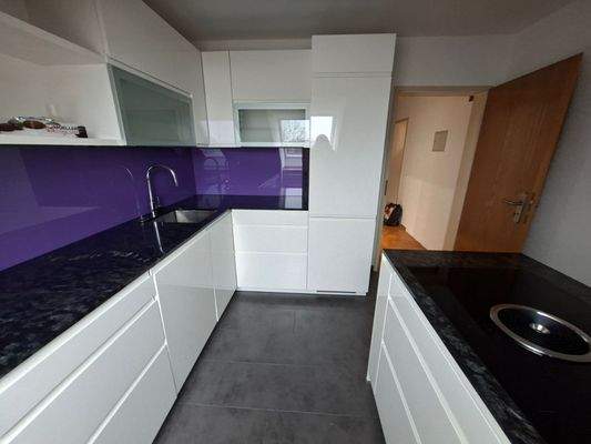neuwertige Küche