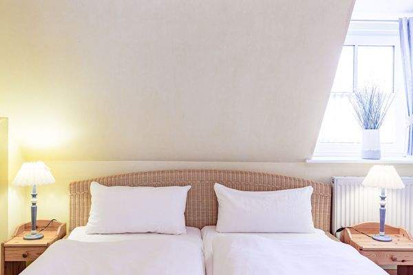 einem großen Doppel-Schlafzimmer 