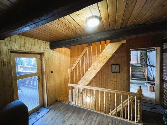 Flur mit Ausgang zum Balkon