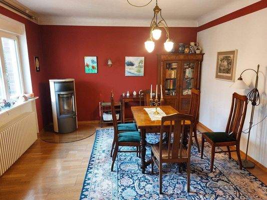 Esszimmer mit Kamin.jpg