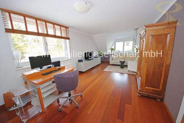 Arbeitszimmer im DG
