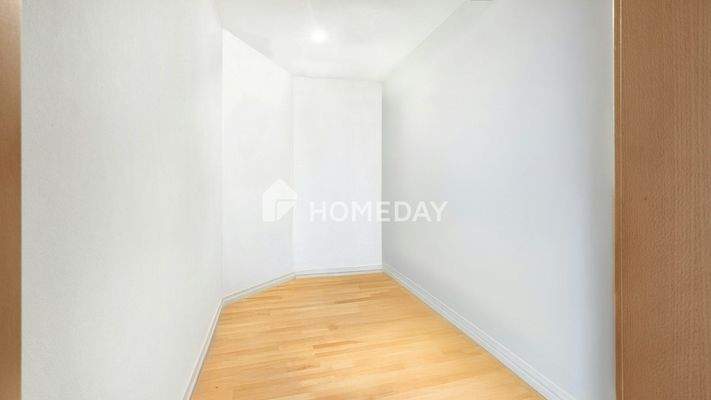 1. OG Ankleidezimmer 1-1