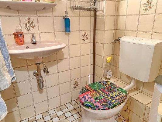 Separates Gäste-WC.