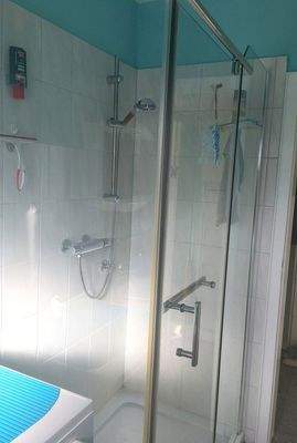 Bad mit gr.ebenerdiger Dusche