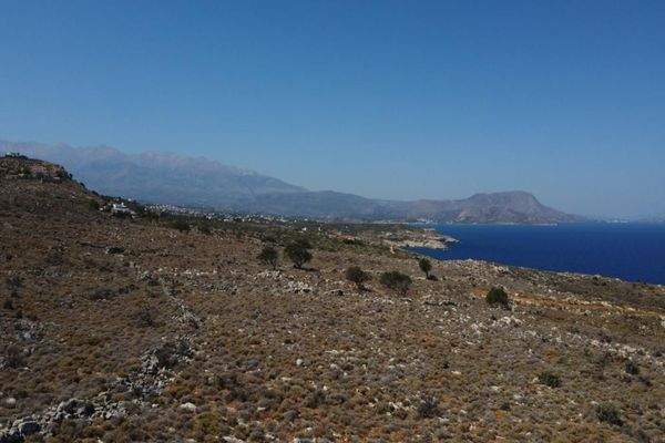 Kreta, Kokkino Chorio: Grundstück in ruhige Lage mit majestätischer Aussicht zu verkaufen
