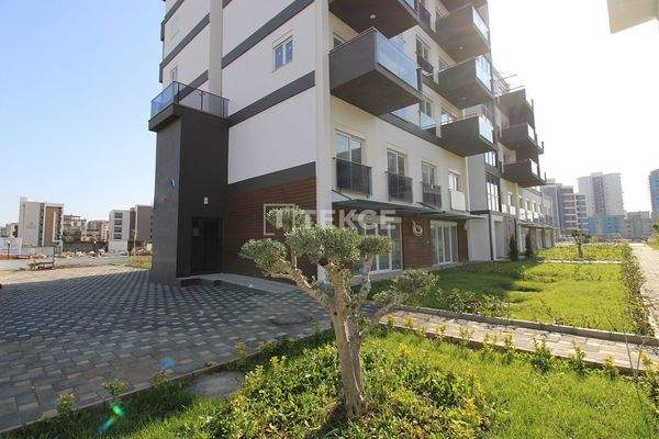 Apartments in a Complex with Terraces in Antalya Altintas