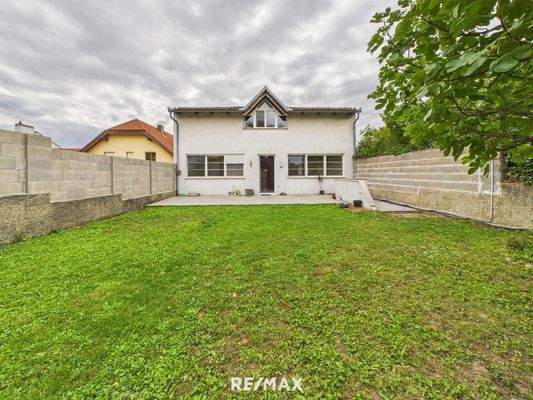 Wohnhaus oder Anlage in Neusiedl am See