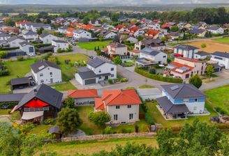 Ortsteil Offenstetten mit Blick auf das Einfamilienhaus