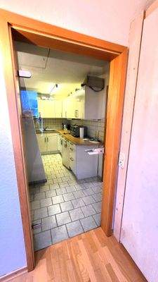 Blick vom Schlafzimmer in die Küche.jpg