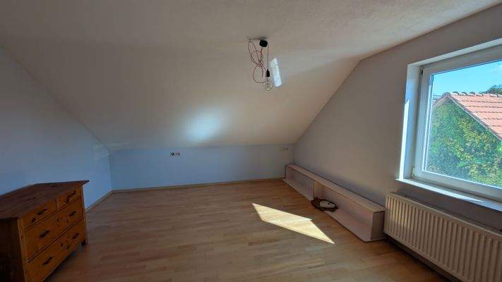 Schlafzimmer im 1. DG