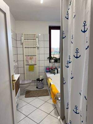 Tageslichtbad (Whg. 2. OG)