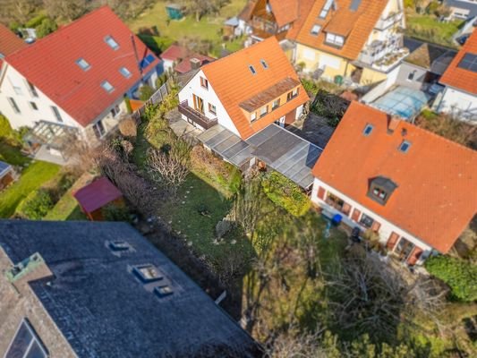 Luftaufnahme mit Blick auf das Haus 