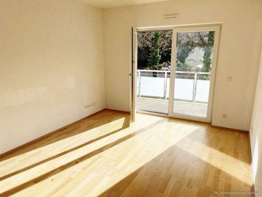 Schlafzimmer mit Balkonzugang