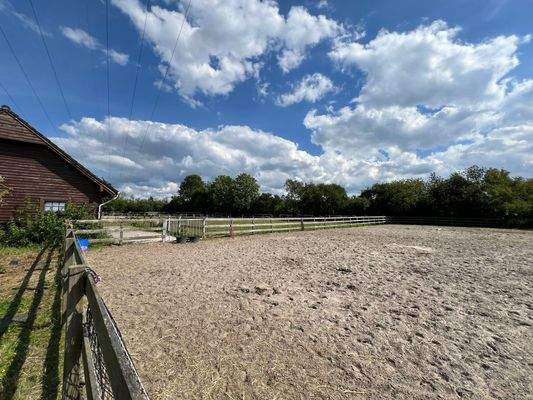 Paddock.jpg