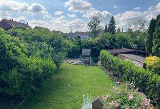 schön angelegter Garten