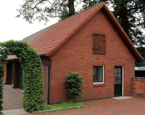 Garagengebäude Seitenansicht