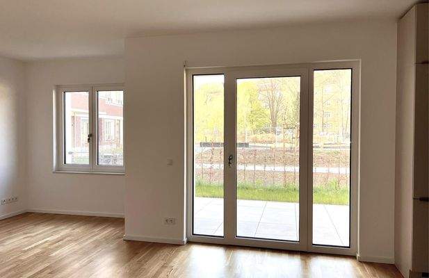 Südterrasse mit Garten