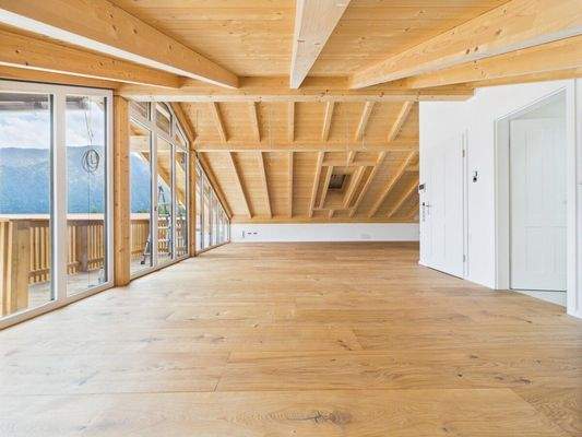 REFERENZ NACHBARHAUS / Dachgeschoss-Panoramafenster