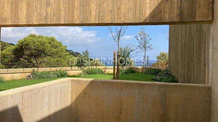 Luxury Seafront Flats Amid Nature in Begur