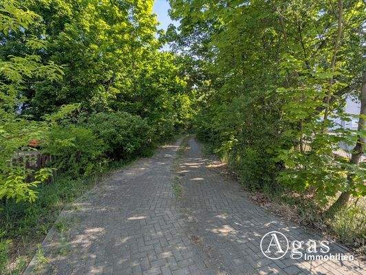 Zufahrt  Grundstück