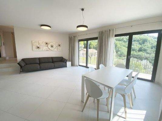 6988pi_14_Villa_Rustiko_Anwesen_Immobilienkauf_Gar