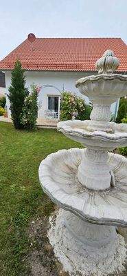 Außenansicht mit Garten