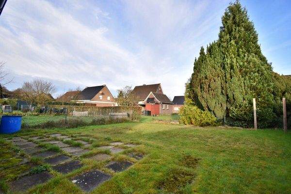 Garten hinter den Doppelgarage