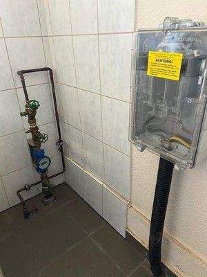 Strom- Wasseranschluss 