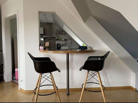 Blick Wohnzimmer in die Küche