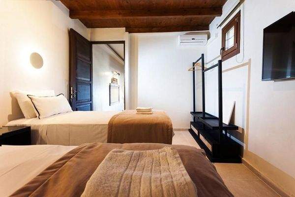 Kreta, Maroulas: Einzigartiges Steinhaus mit atemberaubendem Meerblick zu verkaufen