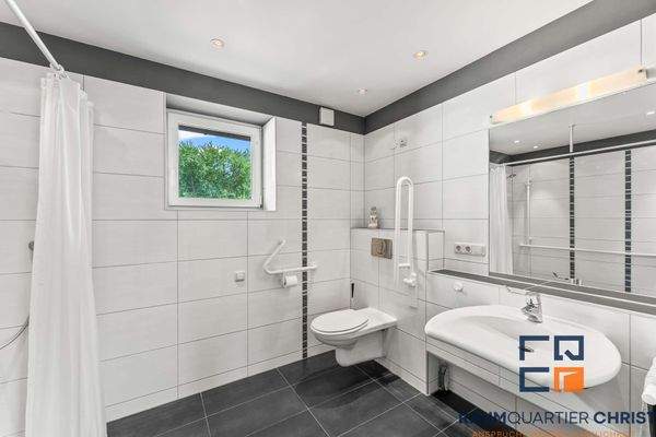 behindert gerechtes Badezimmer