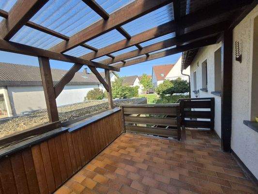 überdachte Terrasse im OG