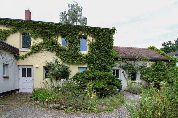 Nebengebäude mit Anbau