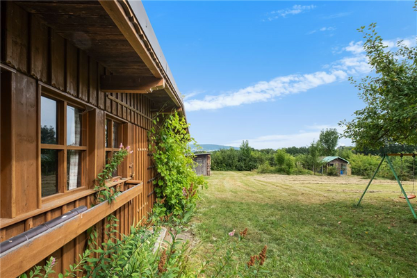 Idyllisches Freizeitgrundstück mit Häuschen