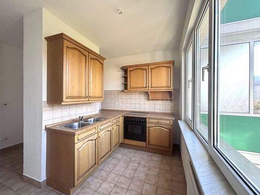 Küche mit Einbauküche