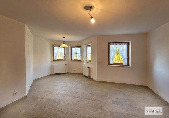 Zimmer mit Erker.jpg