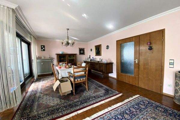 Wohnzimmer mit Wintergarten 